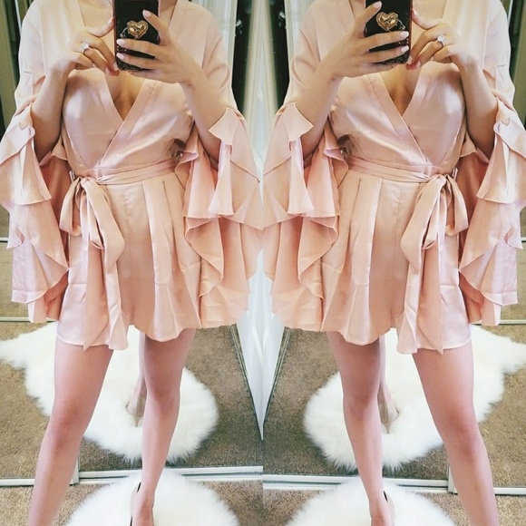 Last SโขFlirty Playsuit Satin Bell Sleeves - Picture 7 of 8